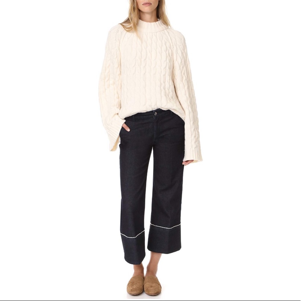 Dark rinse color Wide leg jeans